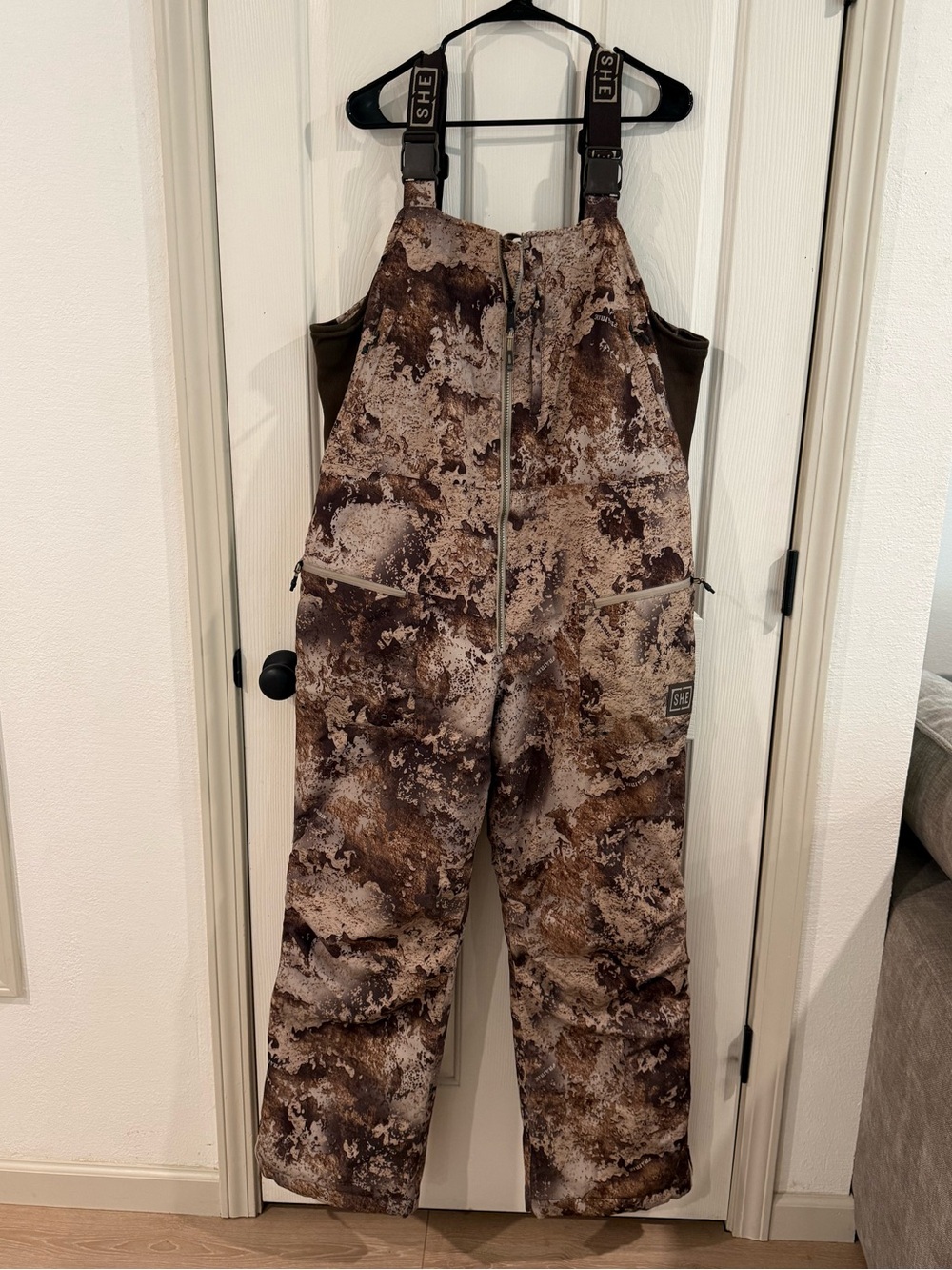 SHE outdoor confluence insulated/ waterproof bibs
